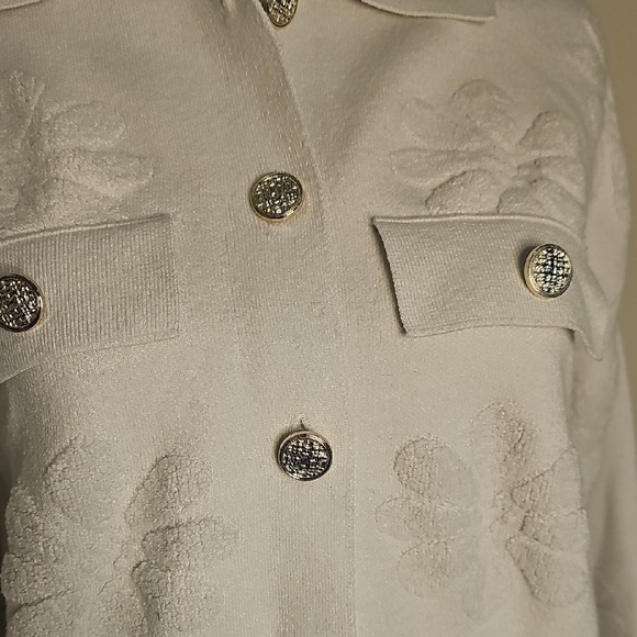Laundry by Shelli Segal Sweater Off-White Embossed with Silver/Gold Buttons Sz M - Picture 4 of 8